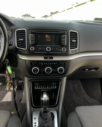Volkswagen Sharan cena 65900 przebieg: 215000, rok produkcji 2015 z Dębica małe 352